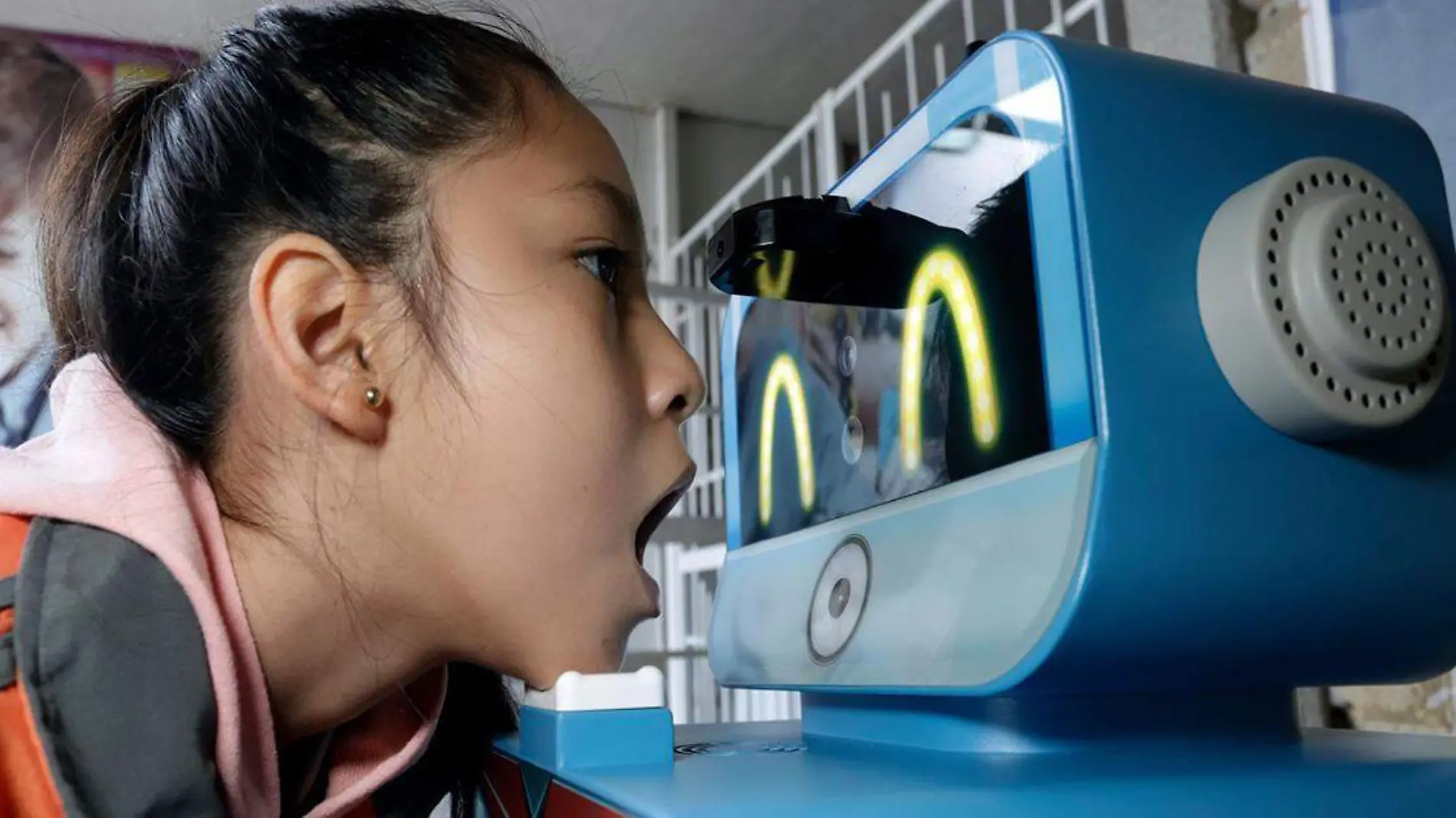 Benebot robot chino que detecta Covid-19 en escuela de Puebla